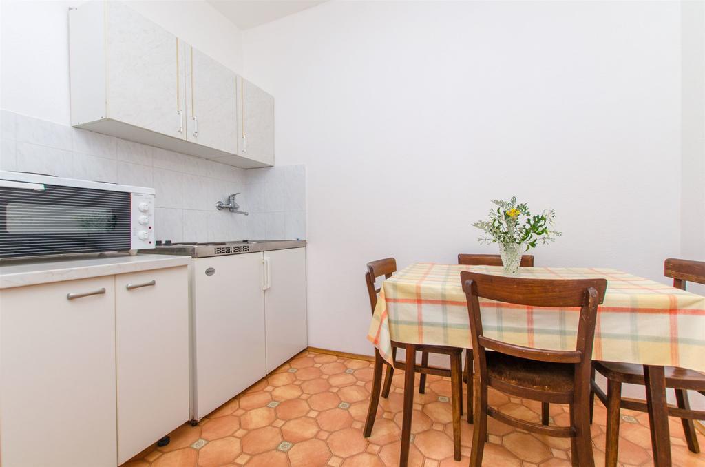 Apartments Jerka Сутиван Екстериор снимка